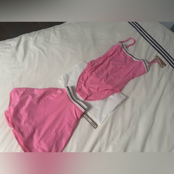 Skims xs pink body suite camisole activewear limited skims sold out women’s new - Picture 6 of 12